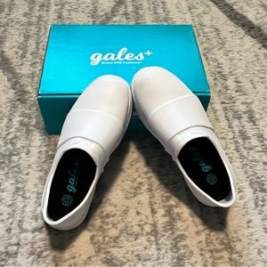 Gales White Size 8.5